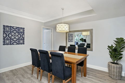 The Apartment Service CHATS - Darwin Holiday 6