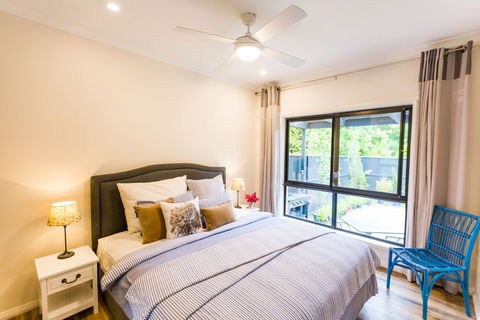 Brantome - Darwin Holiday 4