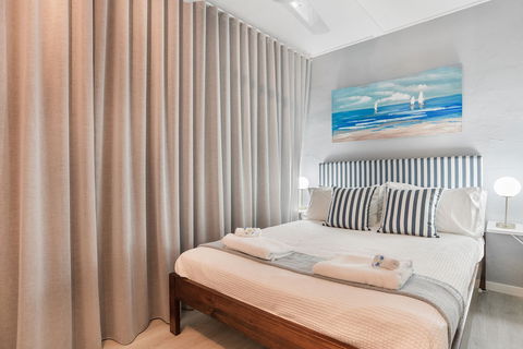 Rare Modern Unit W Private Fenced Garden Close To The Beach PC5 - Darwin Holiday 6