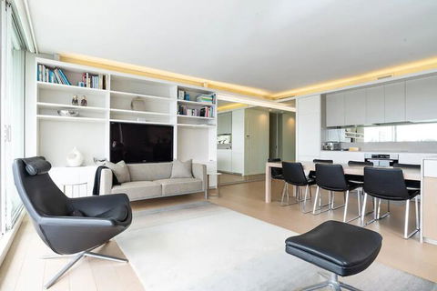 2 Bedroom Apartment With Bay View - Darwin Holiday 5