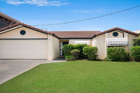 Seachange - Darwin Holiday 1