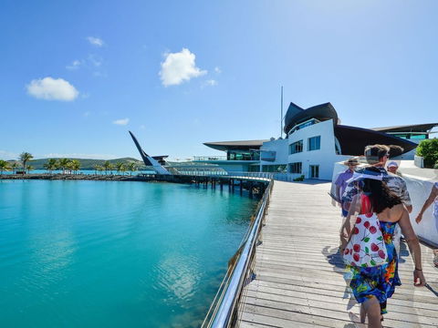 Yacht Club Villa 33-Serenity-Ocean Views With Golf Buggy - Darwin Holiday 6