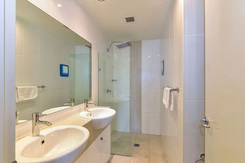 Coast Luxury Apartment 32 - Darwin Holiday 5