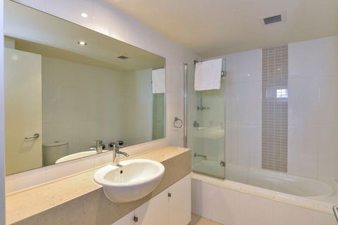 Coast Luxury Apartment 32 - Darwin Holiday 4