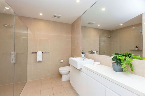 Stylish Inner City Penthouse Apartment - Darwin Holiday 4