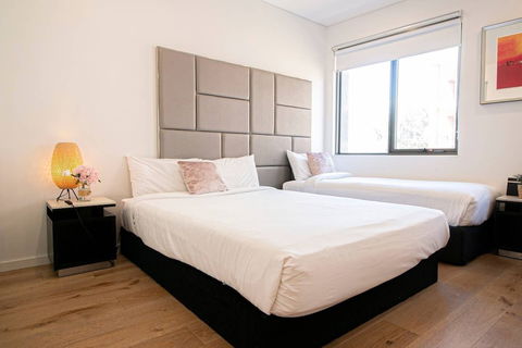 E06-darling Harbour Studio - Darwin Holiday 2