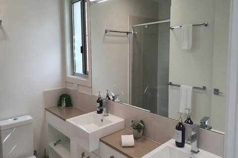 1 BDR Sea Side Guesthouse - Darwin Holiday 2