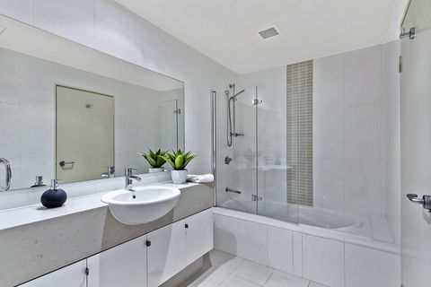Coast Luxury Apartment 22 - Darwin Holiday 2