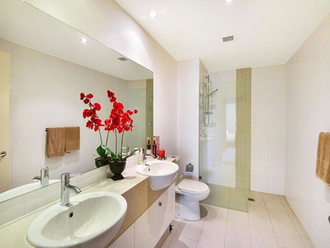 Coast Luxury Apartment 22 - Darwin Holiday 6
