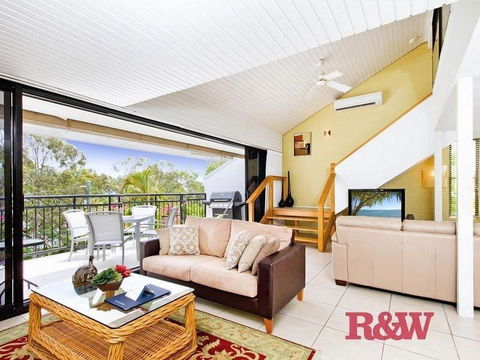 Bayona U8 - Darwin Holiday 3