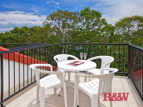 Bayona U8 - Darwin Holiday 4