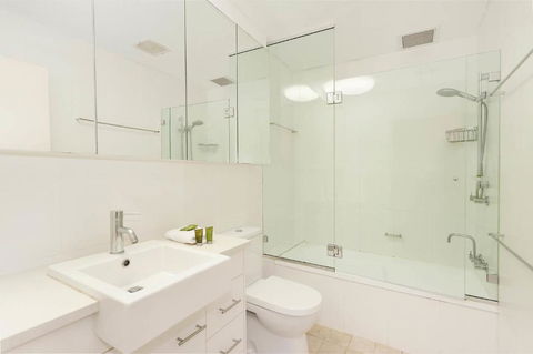 Bayona U4 - Darwin Holiday 2