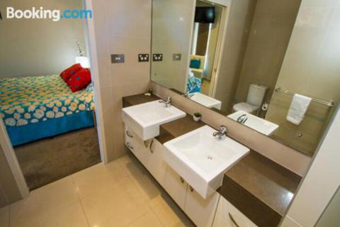 Baywatch 3 - Darwin Holiday 6