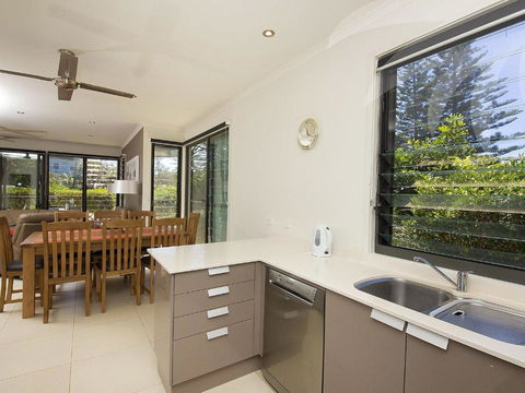 Boom 1 - Darwin Holiday 5