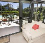 Boom 1 - Darwin Holiday