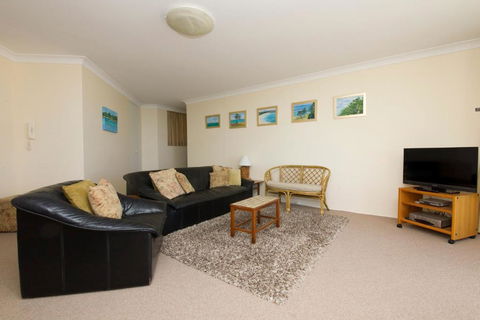 Beachpoint Unit 401 28 North Street - Darwin Holiday 4