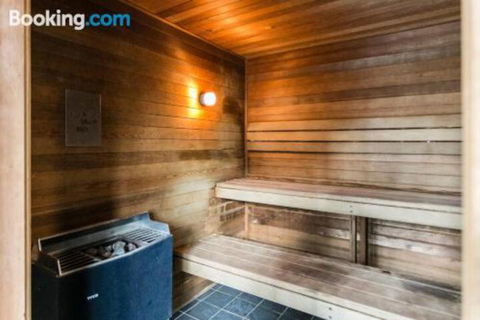 Complete Host Manhattan Apartments - Darwin Holiday 5