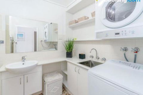 Craigmore On The Beach Unit 13 Views Views - Darwin Holiday 5