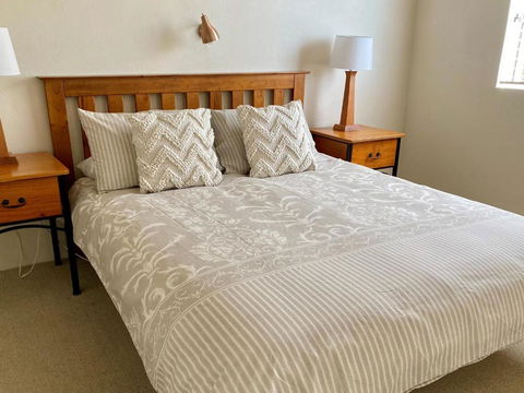 5 SHOAL TOWERS 11 SHOAL BAY RD FANTASTIC LOCATION WITH WATER VIEWS - Darwin Holiday 1