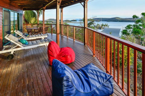 NEWLY BEAUTFULLY RENOVATED 16 The Casuarina 3 Bedroom House With 180 Degree Ocean Views - Darwin Holiday 4