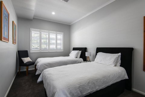 Ocean Break Coolum - Darwin Holiday 2