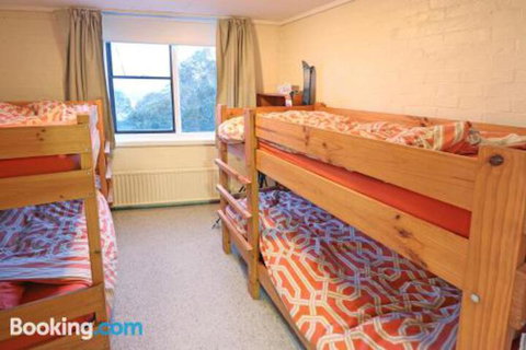 Beehive 9 - Darwin Holiday 0