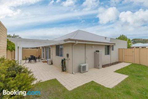 Beach Resort Chalet - Darwin Holiday 5