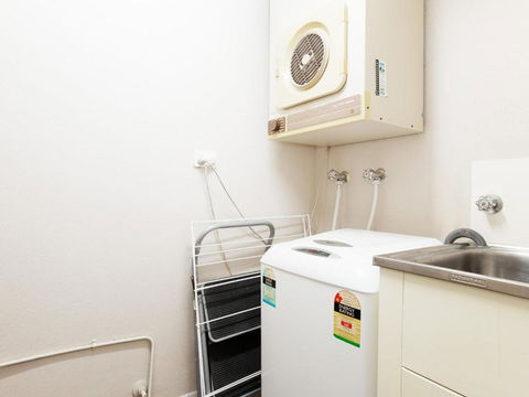 14 The Commodore 9 11 Donald Street Unit In The Heart Of Town With Views & WIFI - Darwin Holiday 5