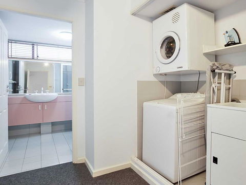 13 Le Vogue 16 Magnus Street Close To The Marina & Beautiful Views Of Nelson Bay Marina - Darwin Holiday 6