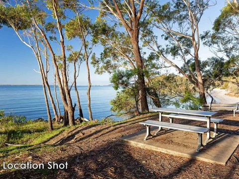 33 Gloucester St. Huge Holiday House In Nelson Bay With Pool & Stunning Water Views - Darwin Holiday 3