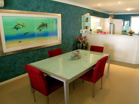 2 Magnus Pines 52 56 Magnus Street Stunning Unit With Aircon Water Views & Foxtel - Darwin Holiday 6