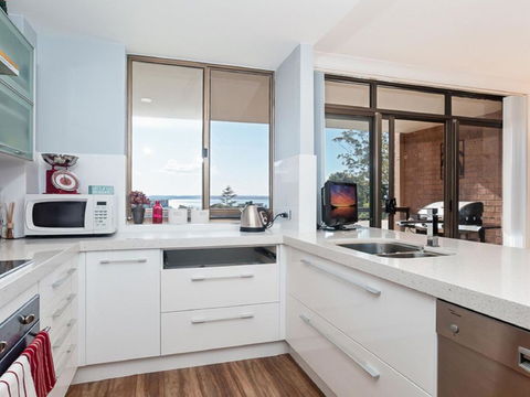 23 The Commodore 9 11 Donald Street Delightful Unit With Gorgeous Water Views - Darwin Holiday 6