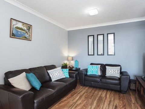 23 The Commodore 9 11 Donald Street Delightful Unit With Gorgeous Water Views - Darwin Holiday 3