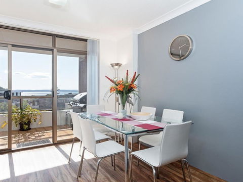 23 The Commodore 9 11 Donald Street Delightful Unit With Gorgeous Water Views - Darwin Holiday 2