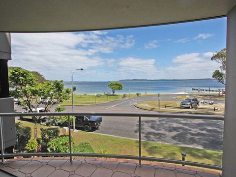 7 Florentine 11 Columbia Close Air Conditioned Unit With Fantastic Views Of Little Beach - Darwin Holiday 3