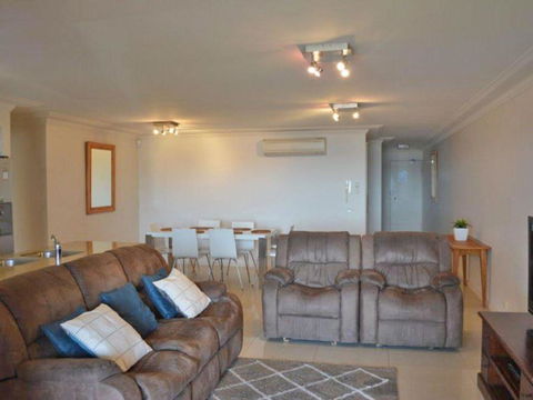 4 Florentine 11 Columbia Close Spectacular Views & Air Conditioning - Darwin Holiday 3