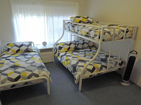 3 Adriana 83 Ronald Avenue Unit With A Backyard - Darwin Holiday 4