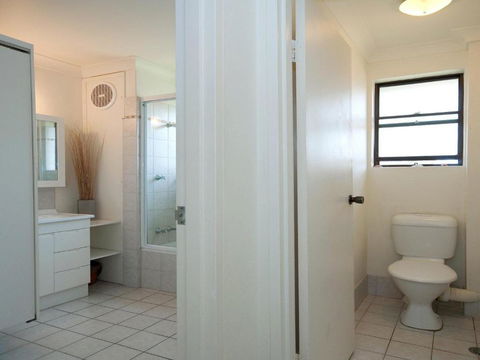 11 Promenade 8 Intrepid Close Air Conditioned Unit With Beautiful Water Views - Darwin Holiday 2