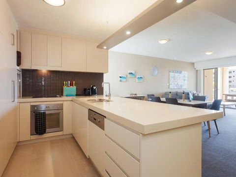 13 Cote DAzur 61 Donald Street Lovely Unit With Air Con Pool Lift & WiFi - Darwin Holiday 1