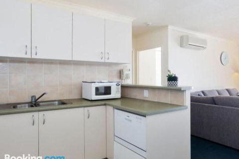 211 The Landmark 61B Dowling Street Resort Style Holiday With Pool Games Room & Restaurant - Darwin Holiday 1