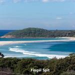 Barefoot 7 / 44 Marine Drive Fabulous Fingal Bay - Darwin Holiday 0