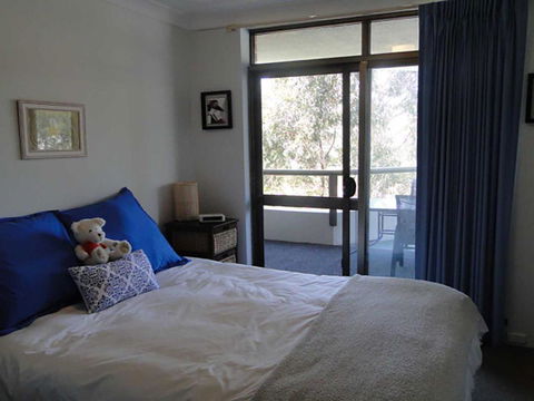 17 The Commodore 9 11 Donald Street Pleasant Unit With Open Plan Living - Darwin Holiday 2