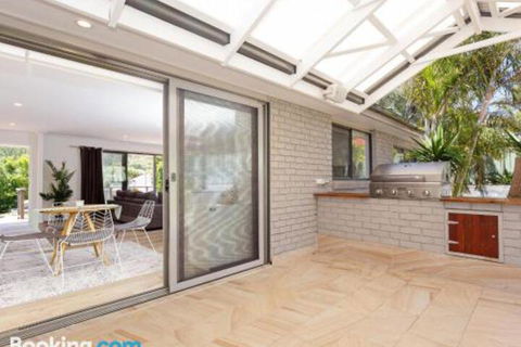 Bay Dream Believer 16 Verona Road Pet Friendly Boat Parking & WIFI - Darwin Holiday 0