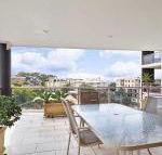 8 Carrington 15 Government Road spacious unit with air conditioning  lift - Darwin Holiday