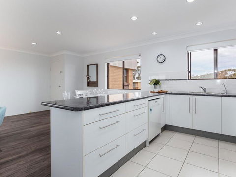 11 Intrepid 3 Intrepid Close Absolute Beachfront Bliss - Darwin Holiday 5