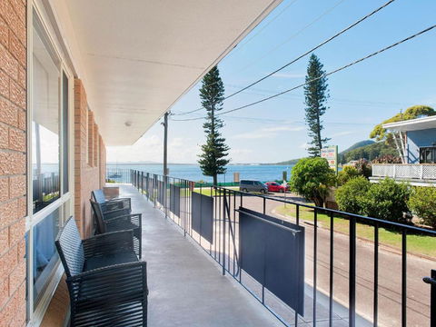 1 Shoal Towers 11 Shoal Bay Road Fantastic Unit Across The Road From Beach - Darwin Holiday 1