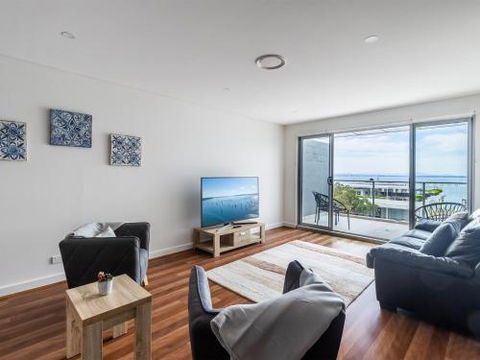 Avra Seabreeze 503 / 4 8 Bullecourt Street - Darwin Holiday 3