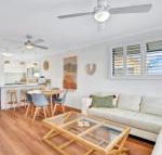 Rainbow Breezes 4 Rainbow Beach Townhouse with breath taking ocean views to Fraser Island - Darwin Holiday