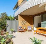 Boom 8 - Darwin Holiday