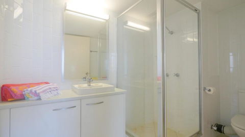Monterey Lodge Unit 16 27 Warne Terrace. Kings Beach - Darwin Holiday 4